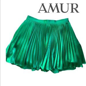 Amur emerald green pleated mini skirt size 4  revolve